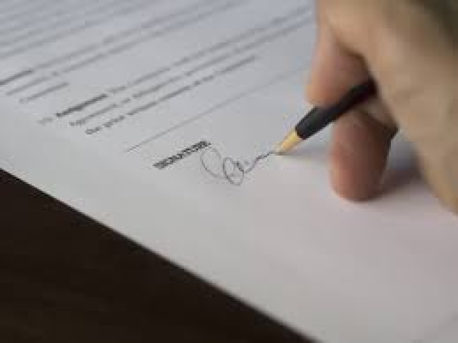 Firma del acuerdo entre el SNS-O y UGT: consolidación de mejoras laborales y económicas para todo el personal.