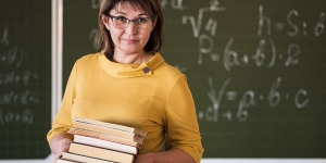 Educacion. UGT reivindica menos horas lectivas y la recuperación del poder adquisitivo para los docentes