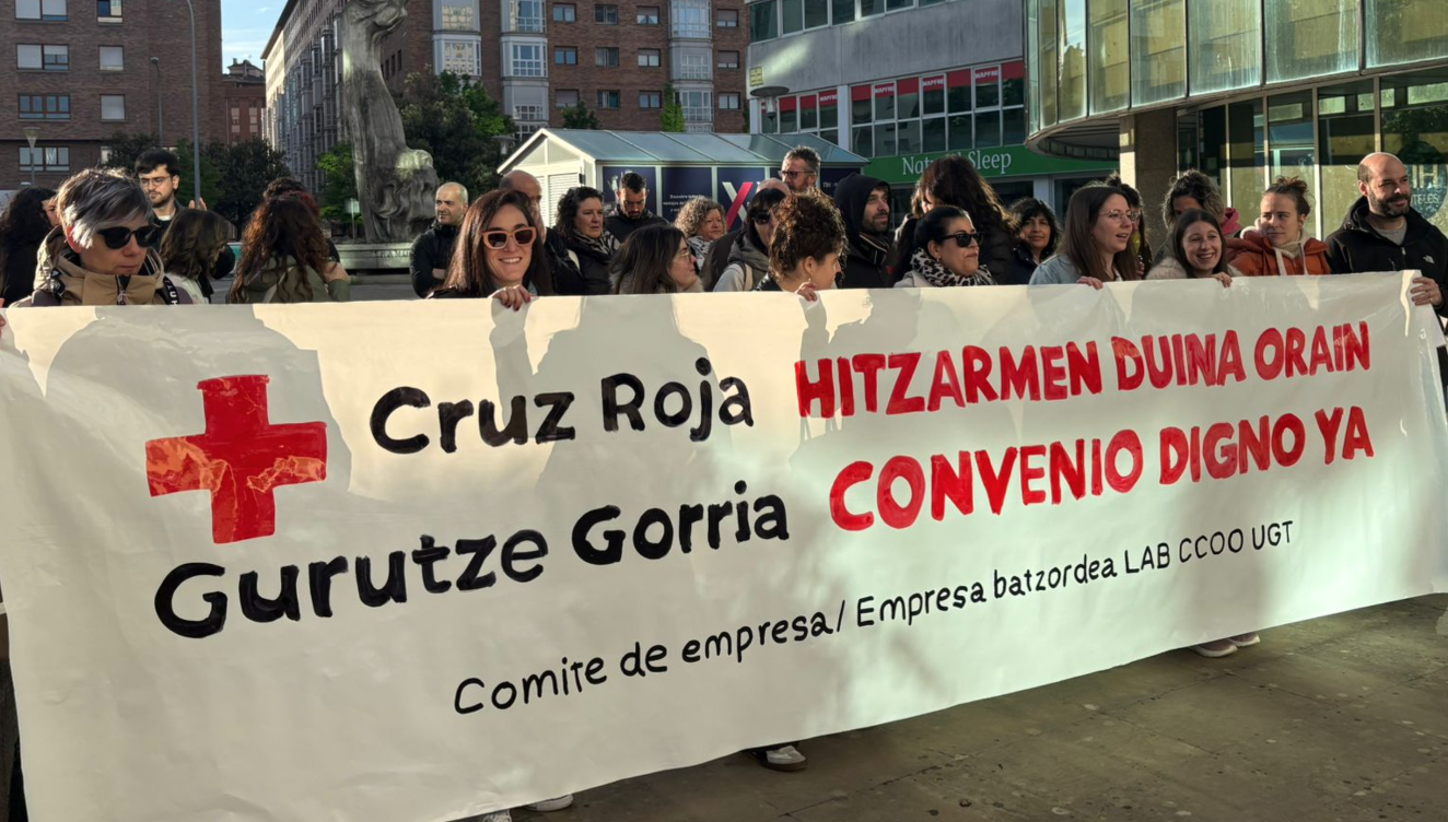 Paro de Cruz Roja Navarra en el día mundial de la entidad.